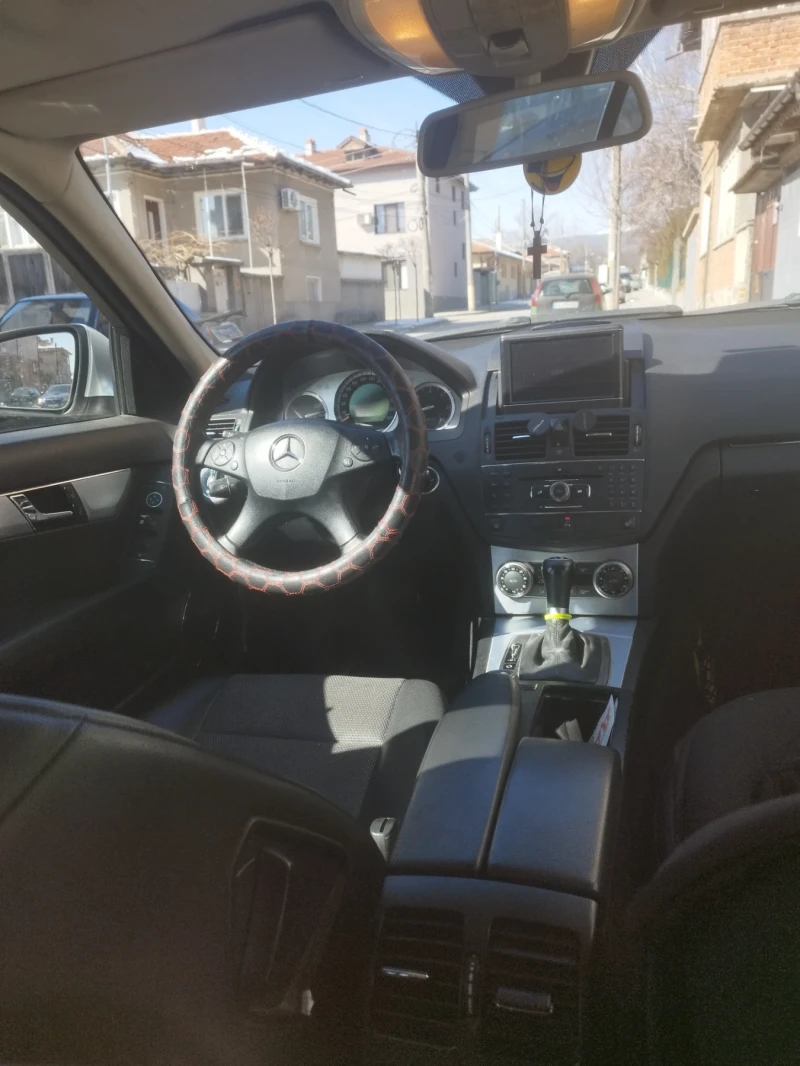 Mercedes-Benz C 220, снимка 6 - Автомобили и джипове - 49233231