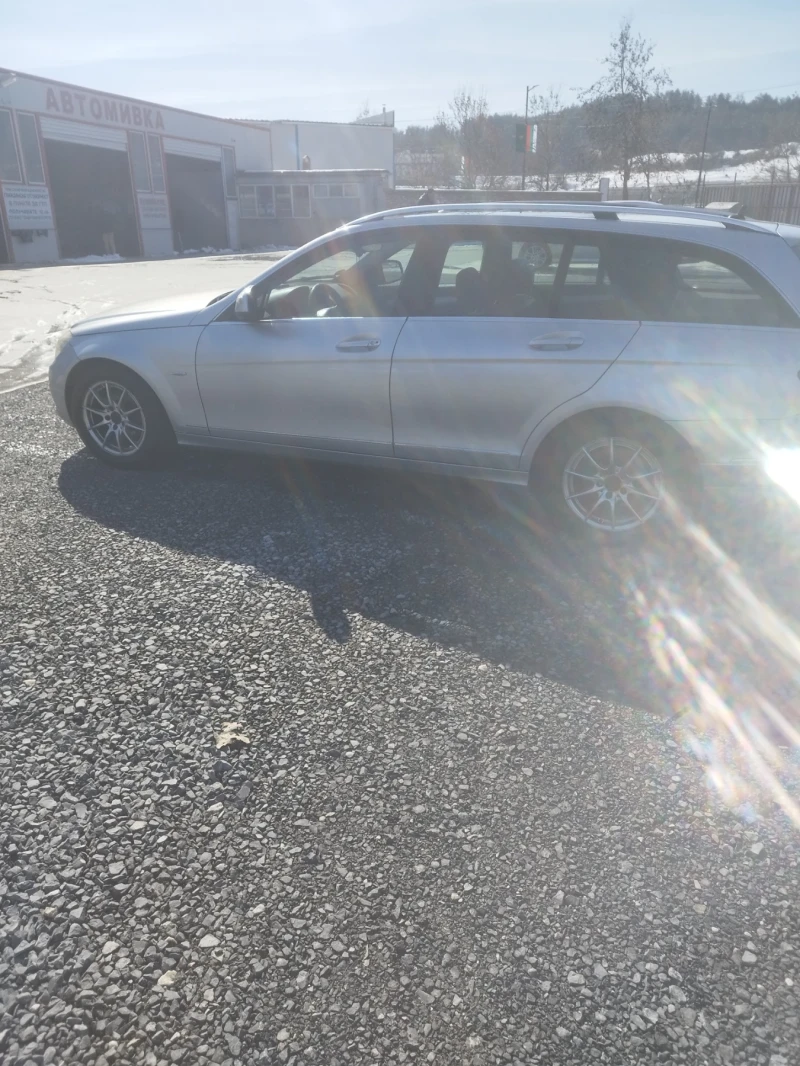 Mercedes-Benz C 220, снимка 5 - Автомобили и джипове - 49233231