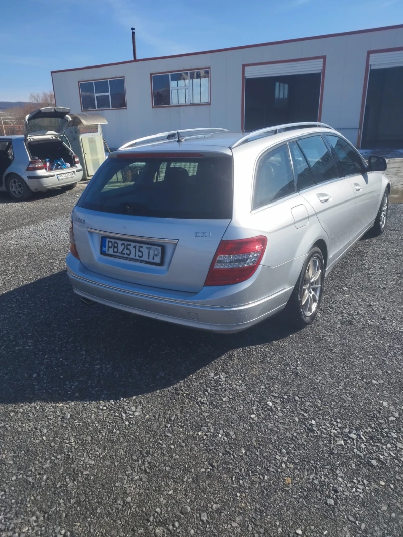 Mercedes-Benz C 220, снимка 3 - Автомобили и джипове - 49233231