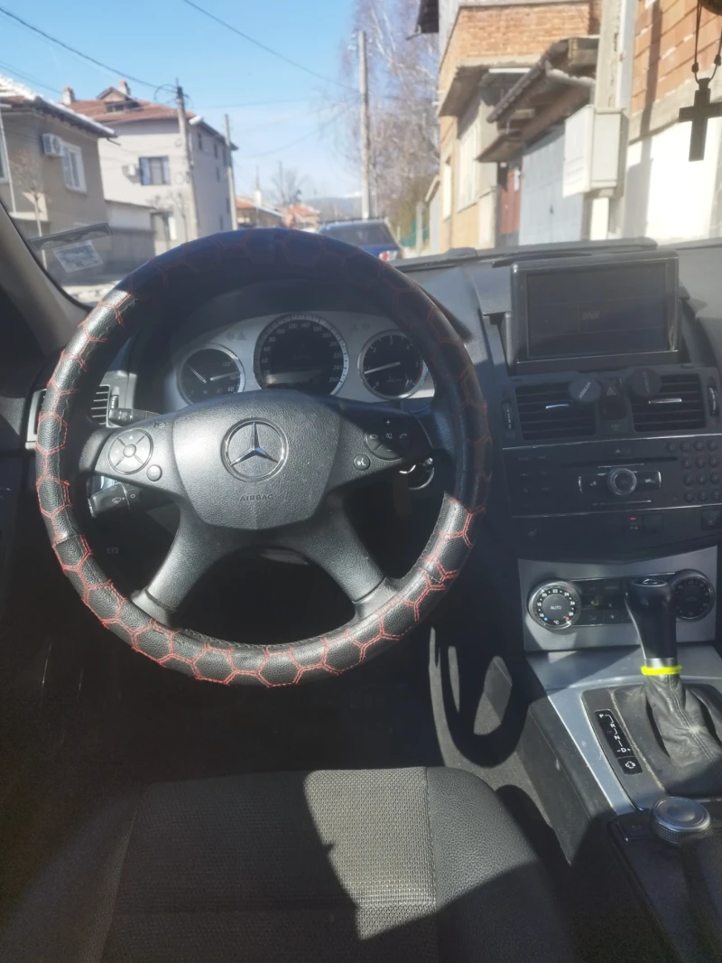 Mercedes-Benz C 220, снимка 7 - Автомобили и джипове - 49233231