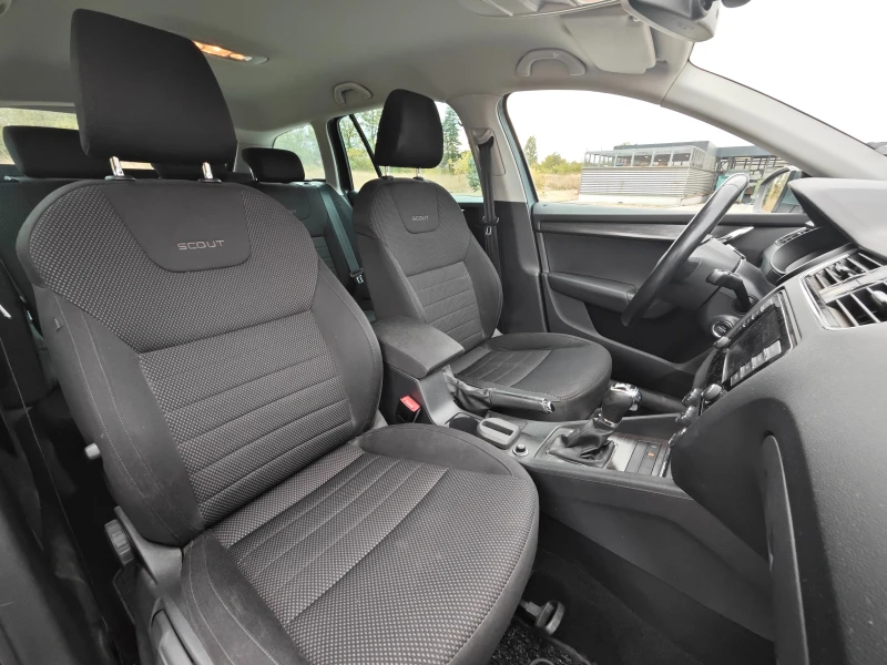 Skoda Octavia SCOUT 2.0TDI/4х4/6DSG, снимка 12 - Автомобили и джипове - 51992408