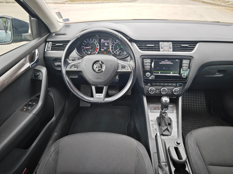 Skoda Octavia SCOUT 2.0TDI/4х4/6DSG, снимка 10 - Автомобили и джипове - 51992408