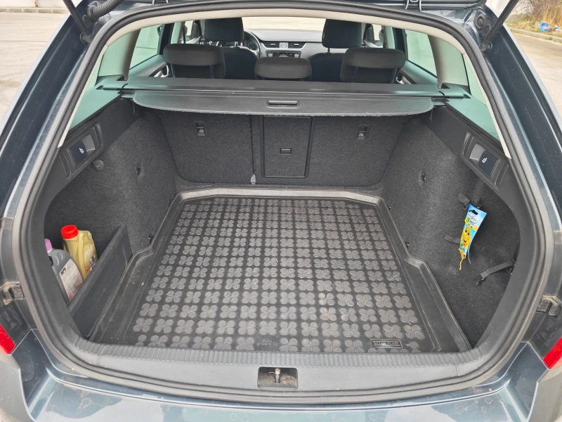 Skoda Octavia SCOUT 2.0TDI/4х4/6DSG, снимка 15 - Автомобили и джипове - 51992408