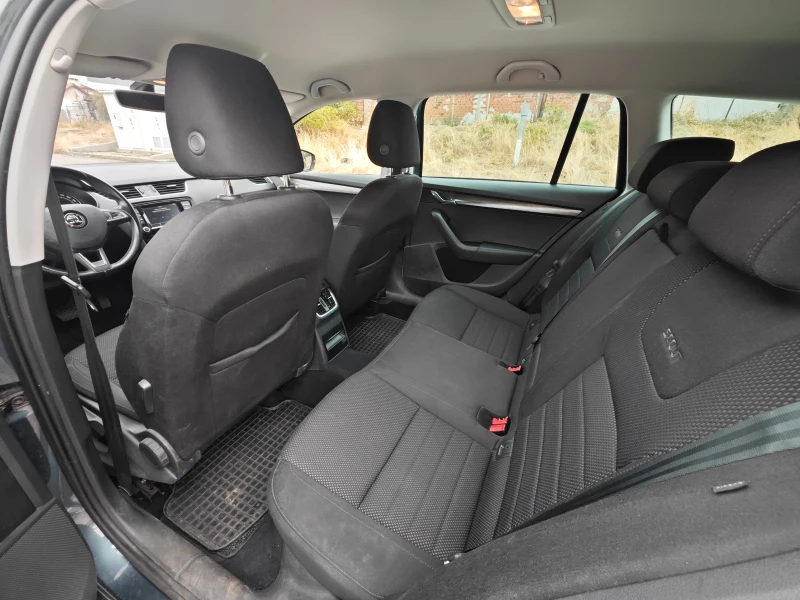Skoda Octavia SCOUT 2.0TDI/4х4/6DSG, снимка 14 - Автомобили и джипове - 51992408