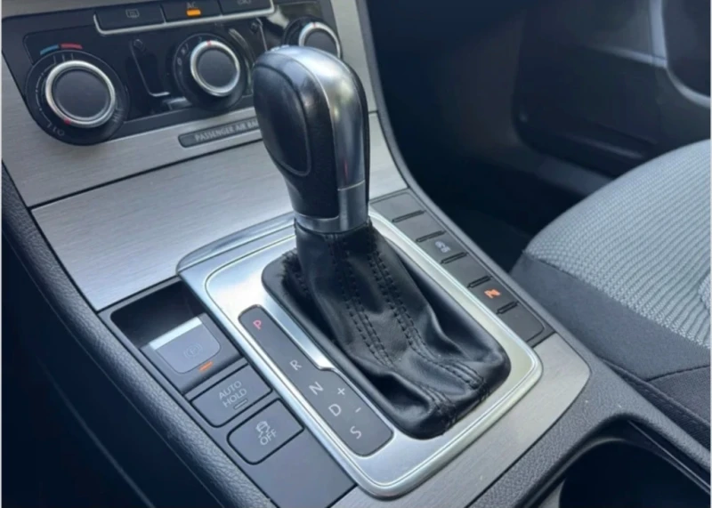 VW Passat Variant 2.0 TDI, снимка 6 - Автомобили и джипове - 52594302