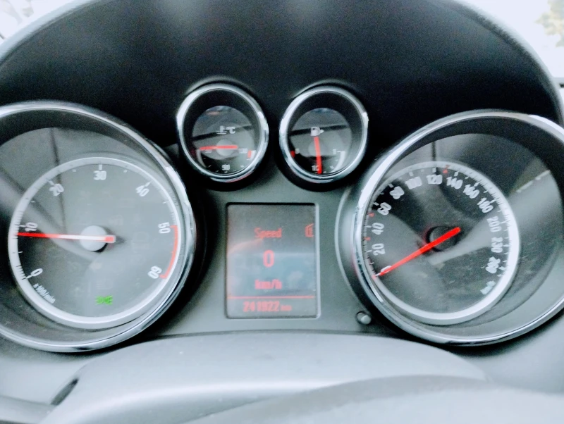 Opel Astra Sports Tourer, снимка 11 - Автомобили и джипове - 52863906