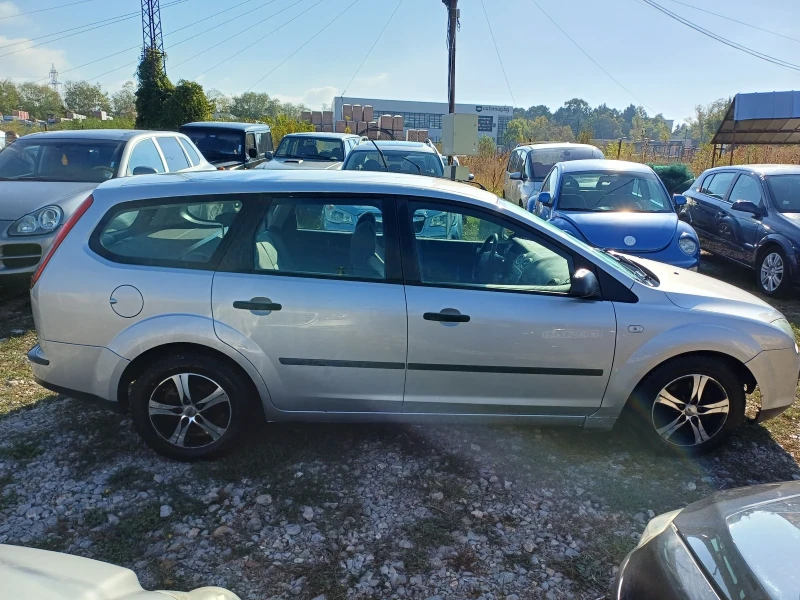 Ford Focus 1.8, снимка 4 - Автомобили и джипове - 52888119