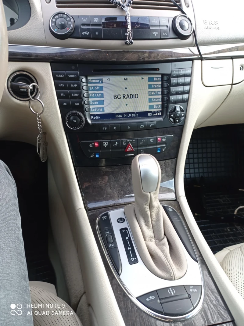 Mercedes-Benz E 320 3.2 CDI, снимка 9 - Автомобили и джипове - 53026039