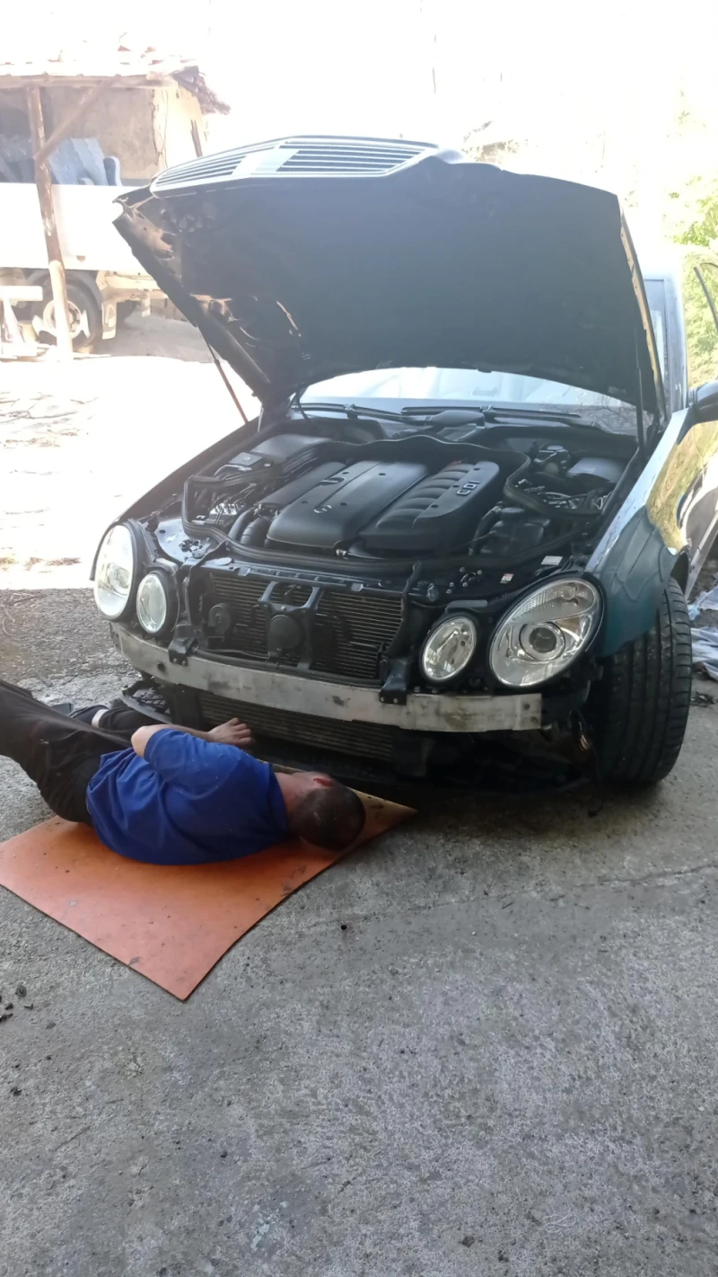 Mercedes-Benz E 320 3.2 CDI, снимка 7 - Автомобили и джипове - 53026039