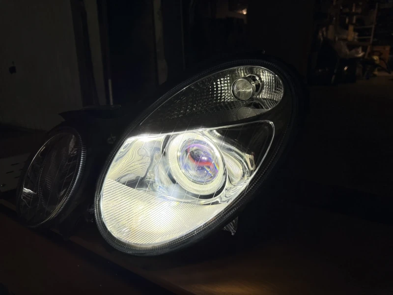 Mercedes-Benz E 320 3.2 CDI, снимка 4 - Автомобили и джипове - 53026039