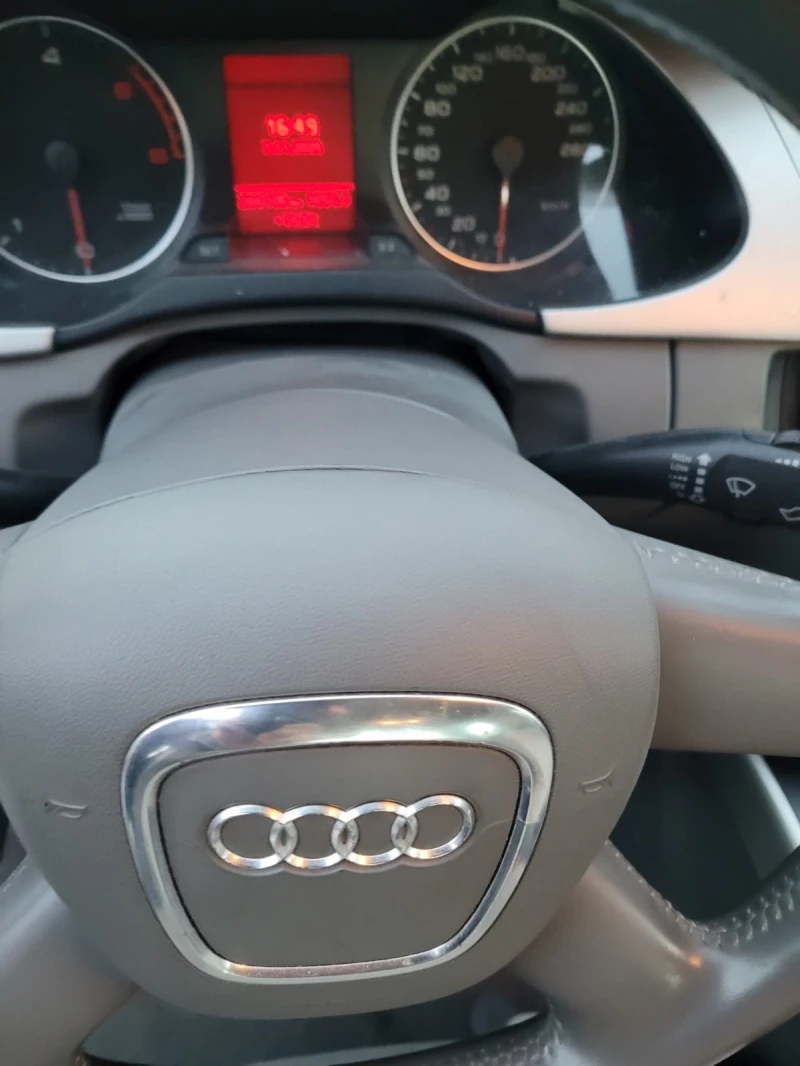 Audi A4 2.0 TDI, снимка 16 - Автомобили и джипове - 53036975