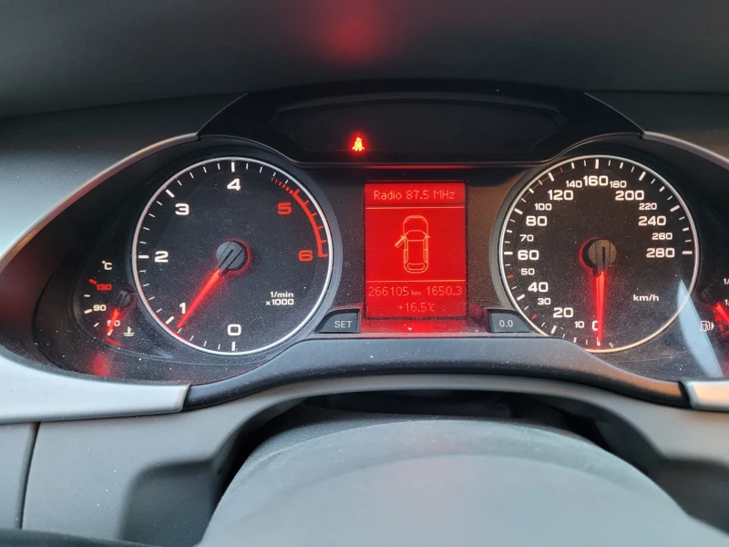 Audi A4 2.0 TDI, снимка 8 - Автомобили и джипове - 53036975