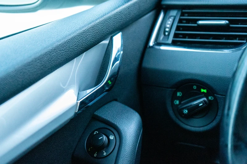 Skoda Octavia 2.0 TDI 4x4, снимка 12 - Автомобили и джипове - 53445681