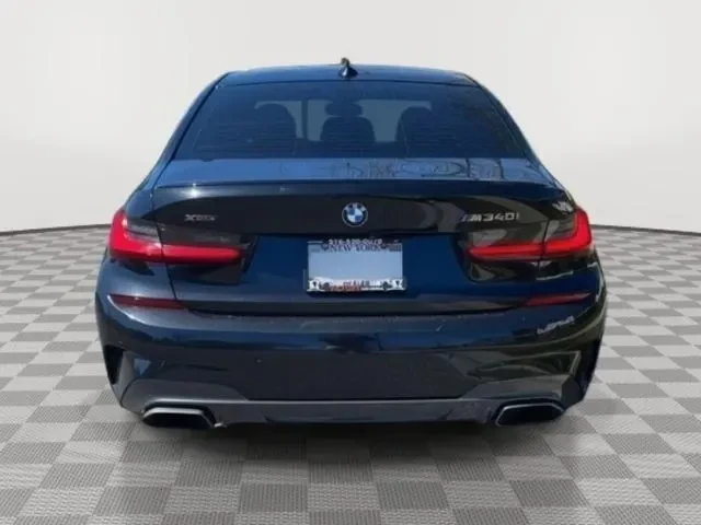 BMW 340 X-Drive* B58* Distronic, снимка 4 - Автомобили и джипове - 54442217