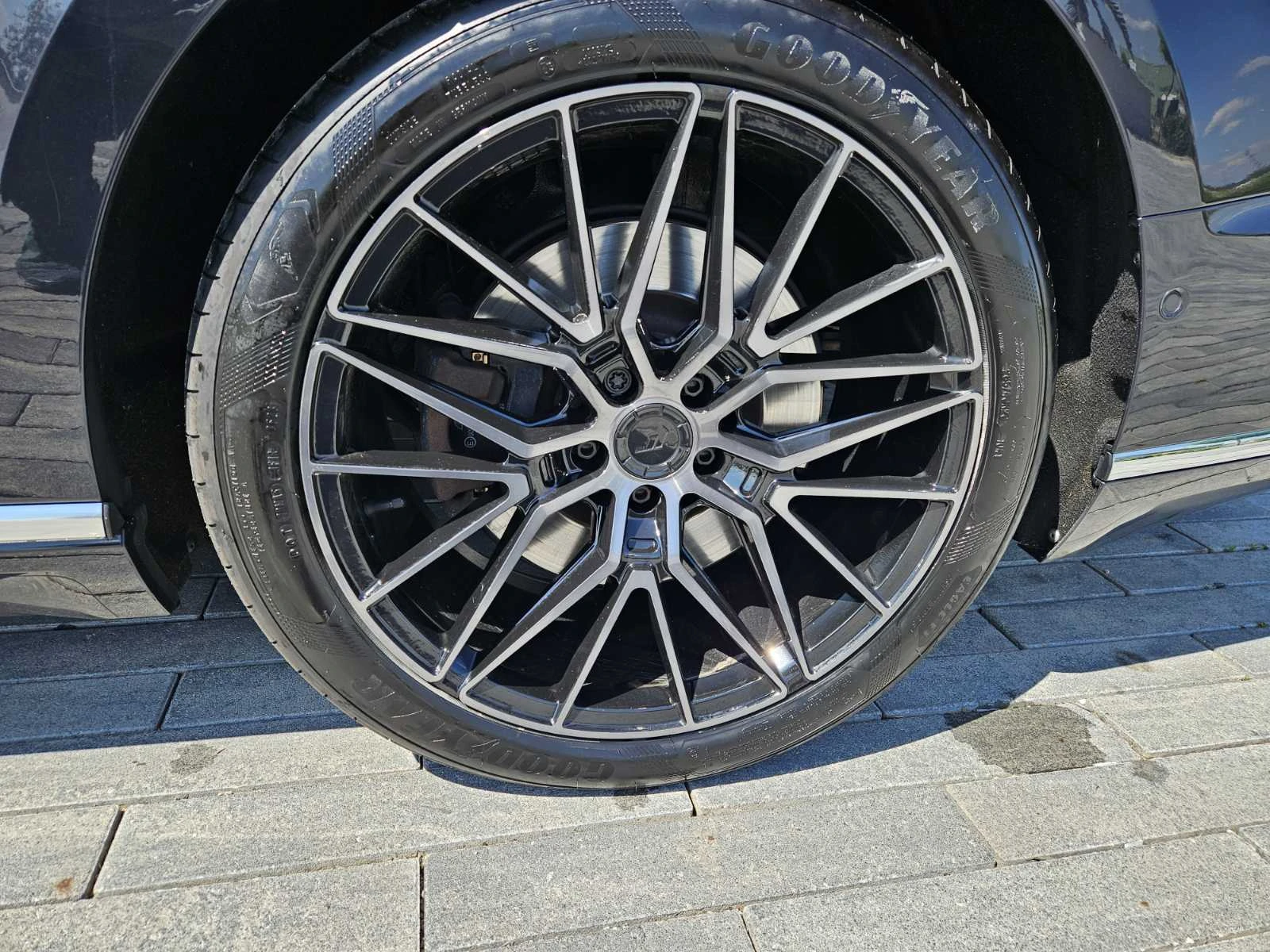 Audi A8 55TFSI - изображение 3