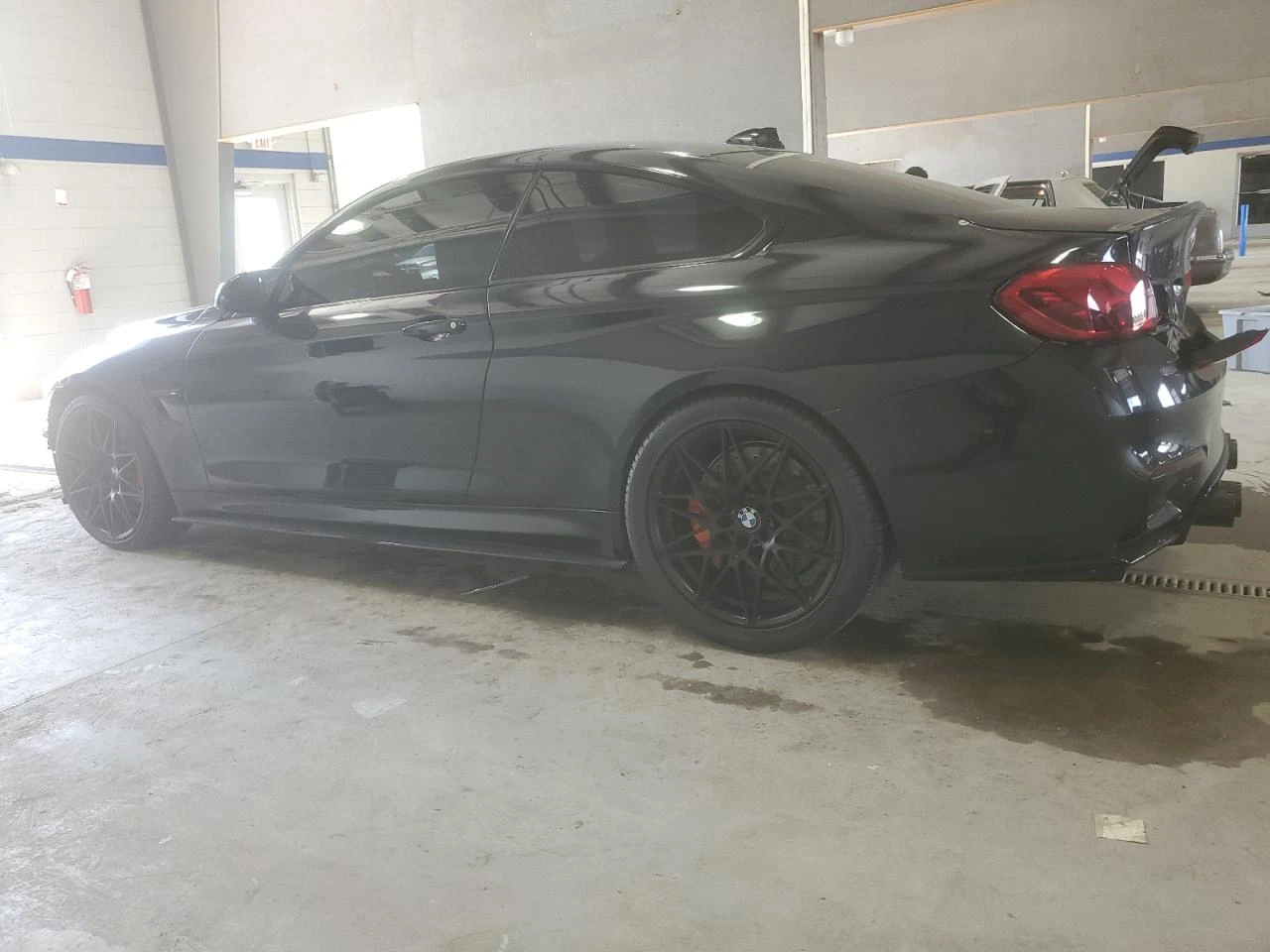 BMW M4 Carbon* Harman* ПОДГРЕВИ - изображение 2
