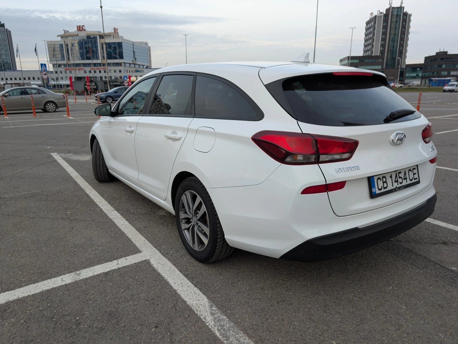 Hyundai I30 1.6 crdi - изображение 2