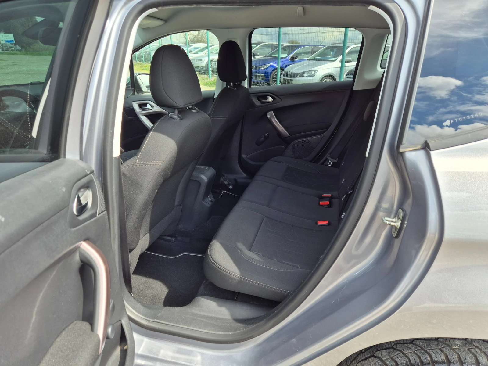 Peugeot 2008 1.6 HDI 93k.c, снимка 12 - Автомобили и джипове - 53112072