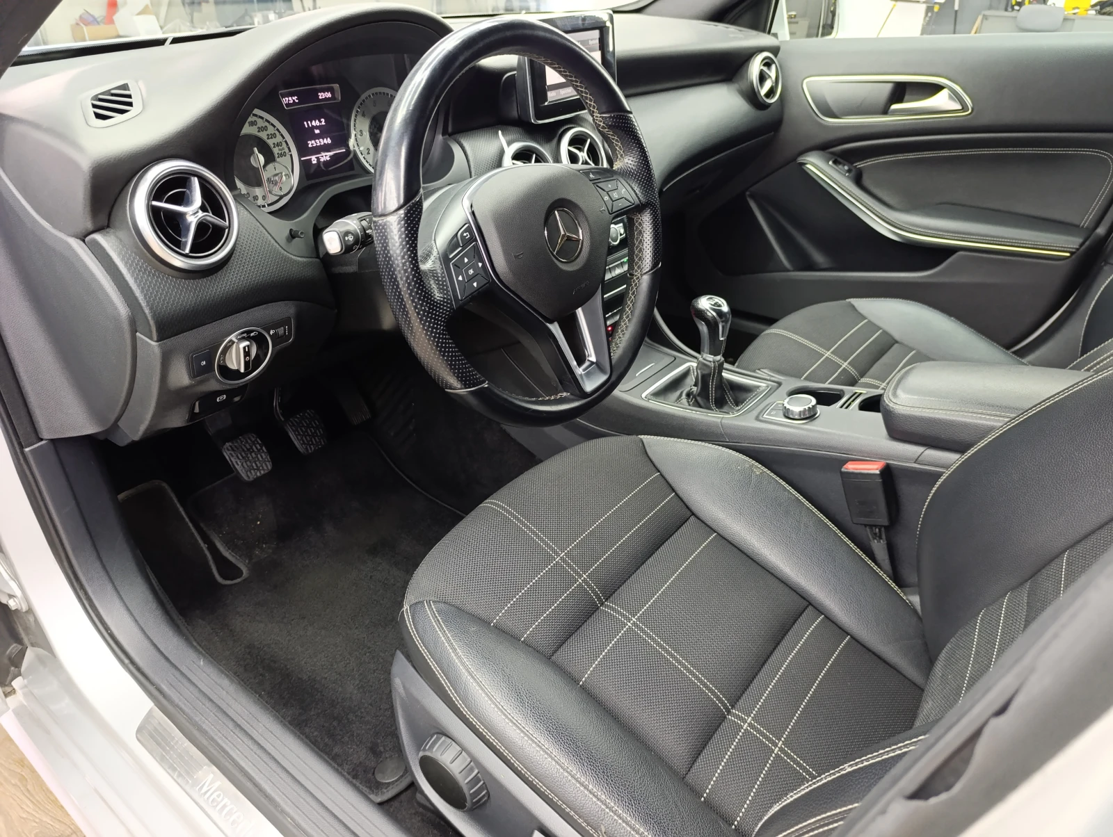 Mercedes-Benz A 180 1.6i 115k.c. | Mobile.bg � ����������� 12