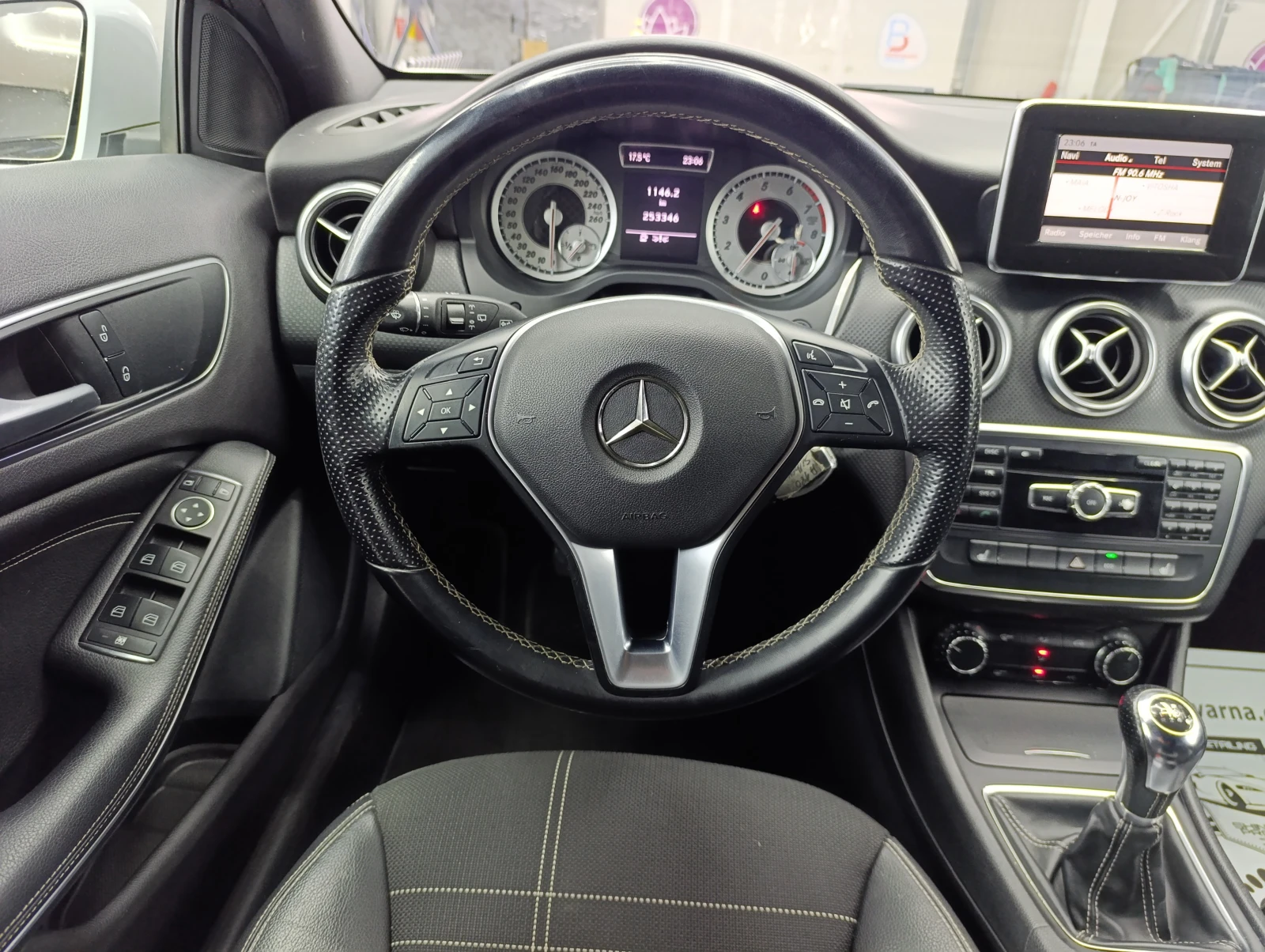 Mercedes-Benz A 180 1.6i 122k.c. - изображение 10