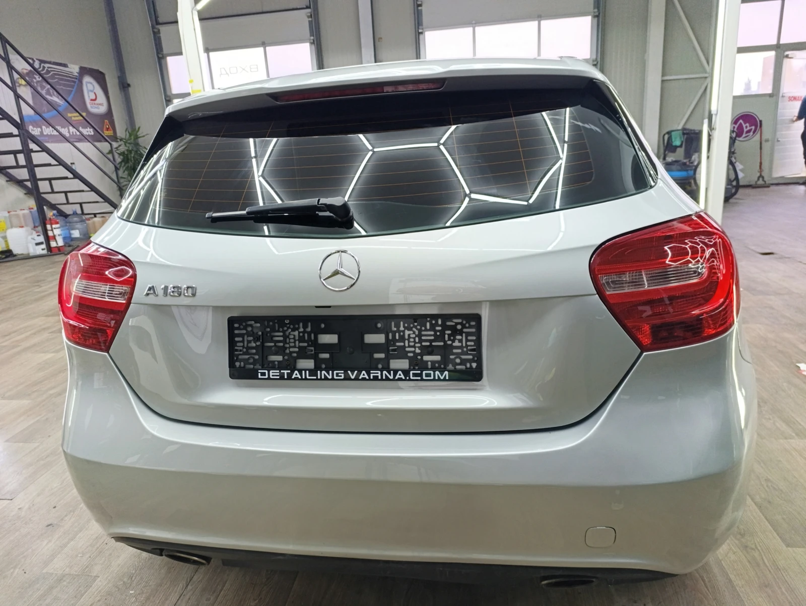 Mercedes-Benz A 180 1.6i 122k.c. - изображение 6