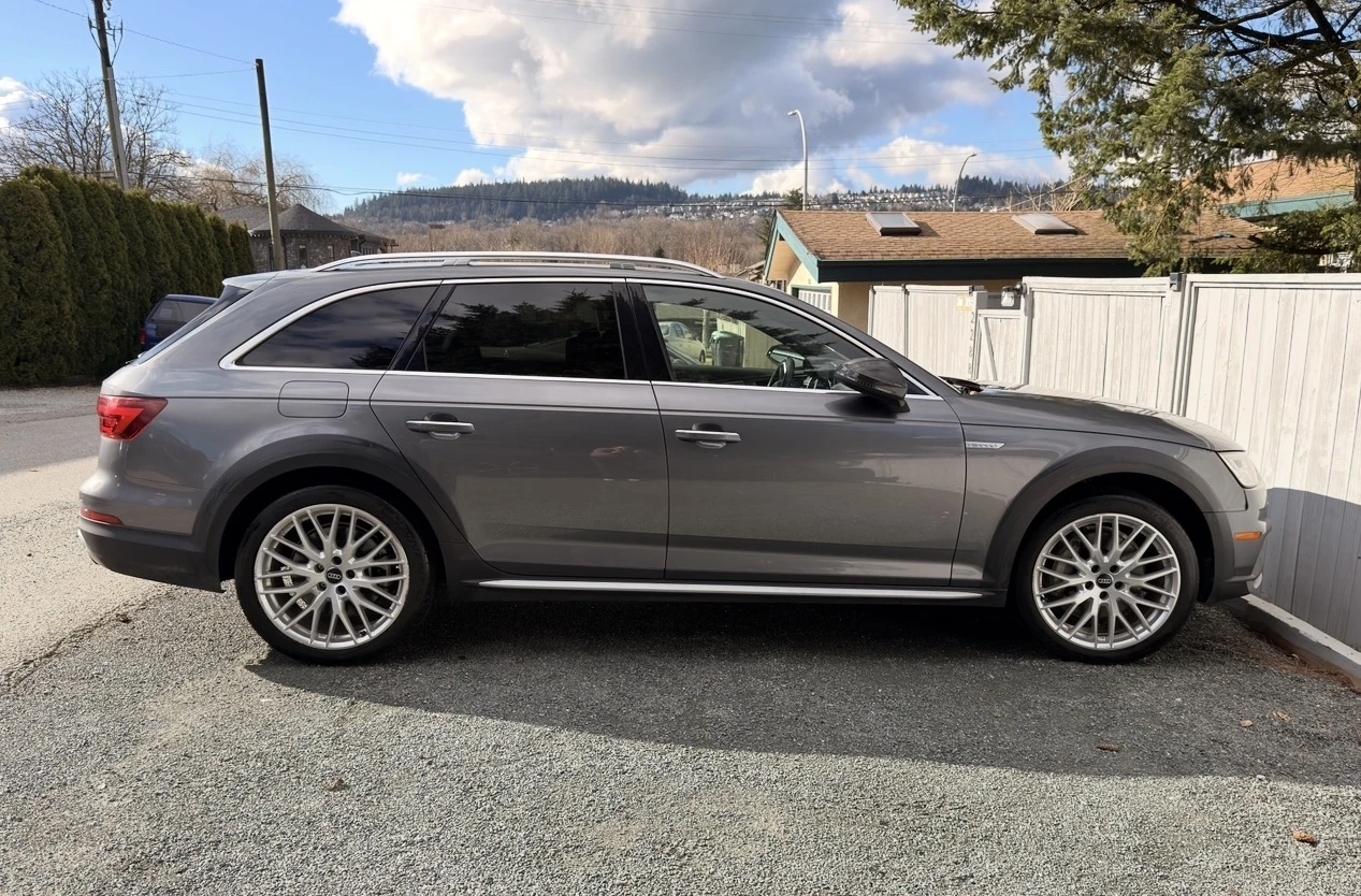 Audi A4 TECHNIK/ CARFAX /LED/NAVI/360/PANO, снимка 3 - Автомобили и джипове - 53810543