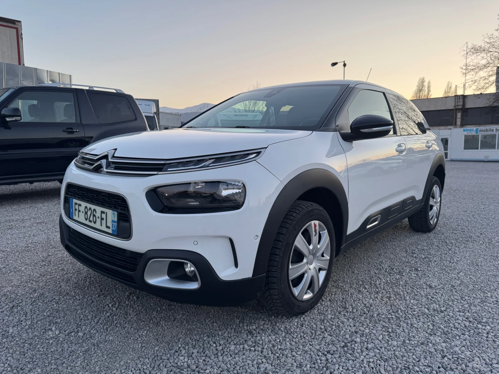 Citroen C4 Cactus 1.5BlueHDI / KEYLESS / МЪРТВА ЗОНА / НАВИ / 
