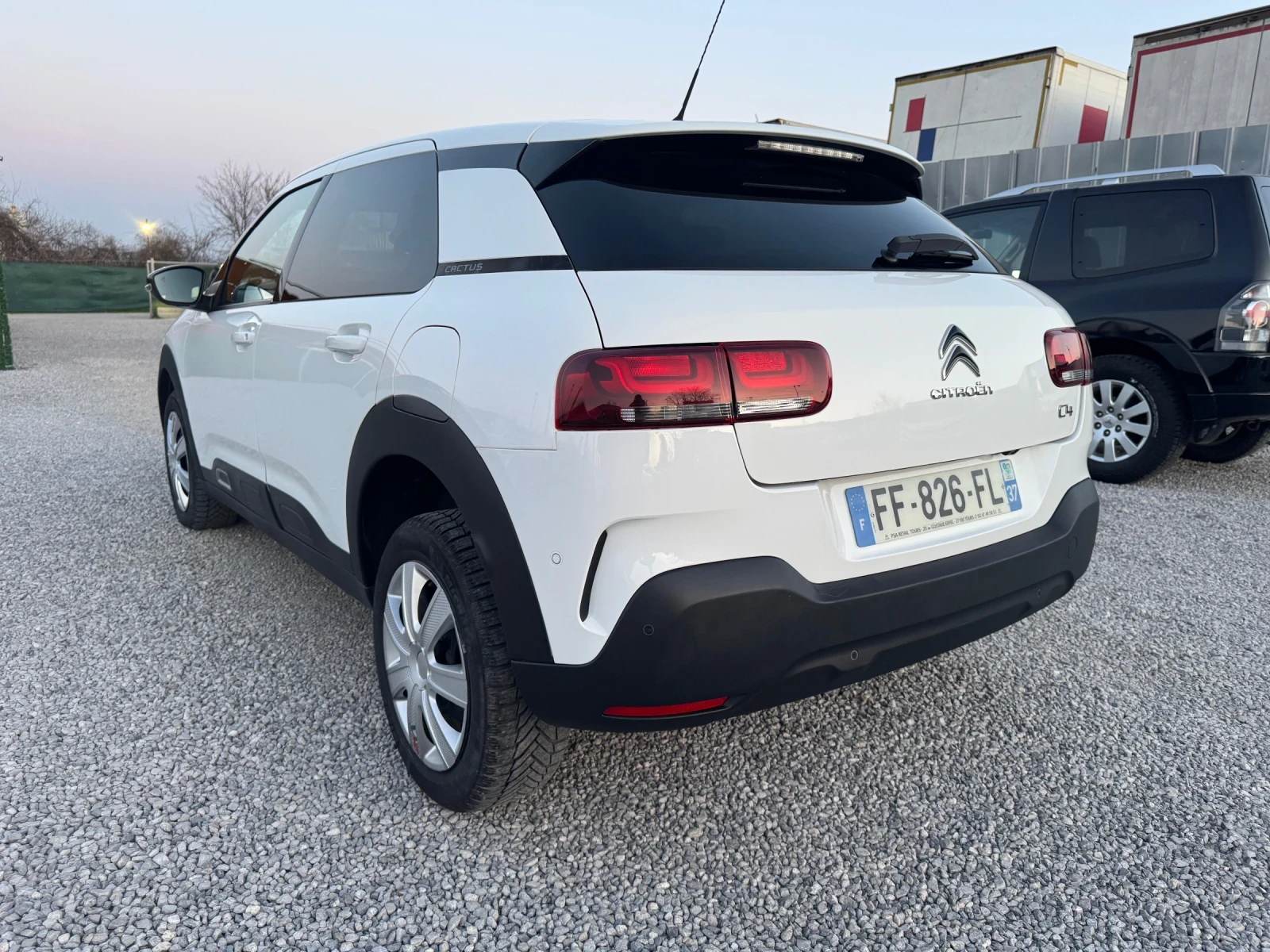 Citroen C4 Cactus 1.5BlueHDI / KEYLESS / МЪРТВА ЗОНА / НАВИ / , снимка 5 - Автомобили и джипове - 53843875
