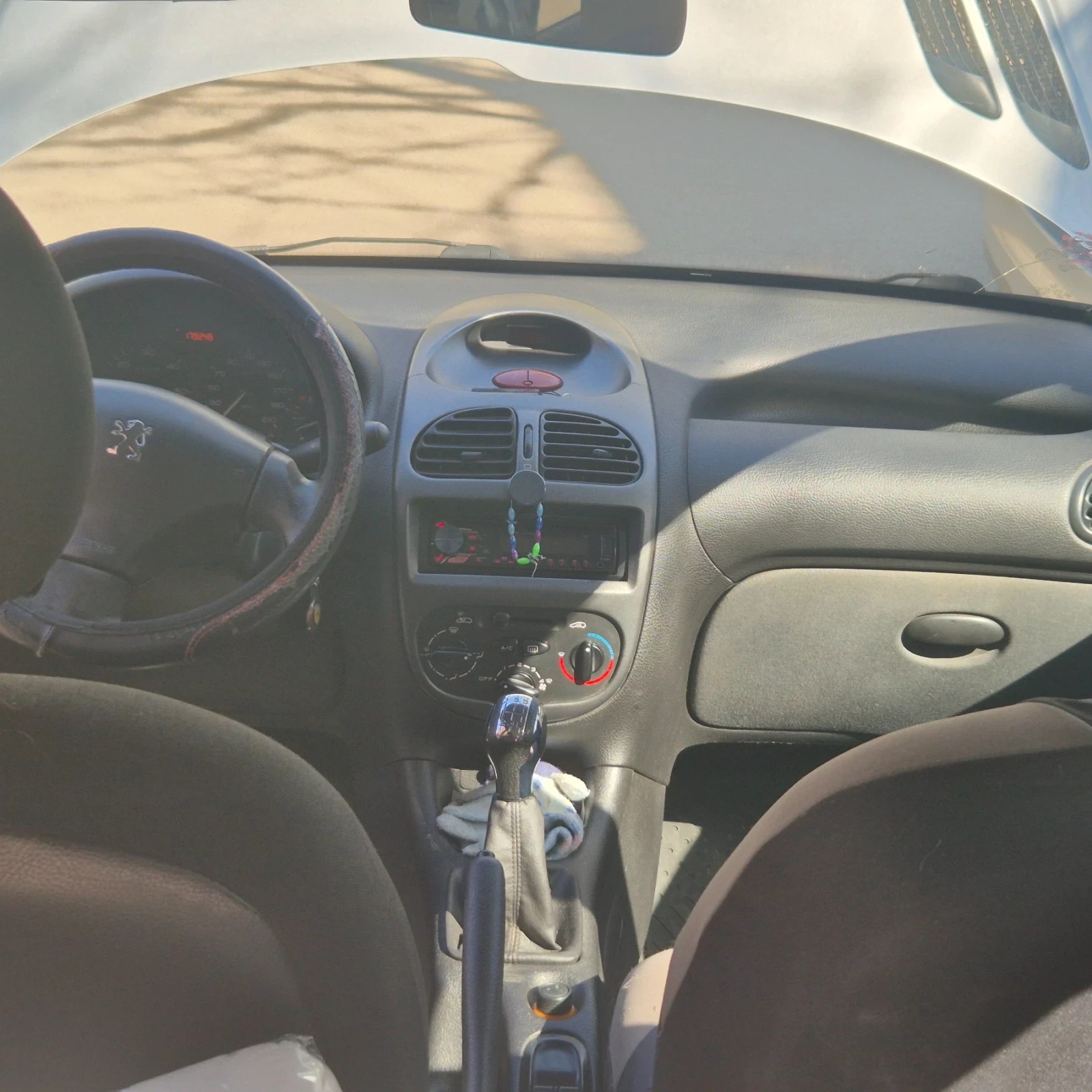 Peugeot 206, снимка 6 - Автомобили и джипове - 53934918