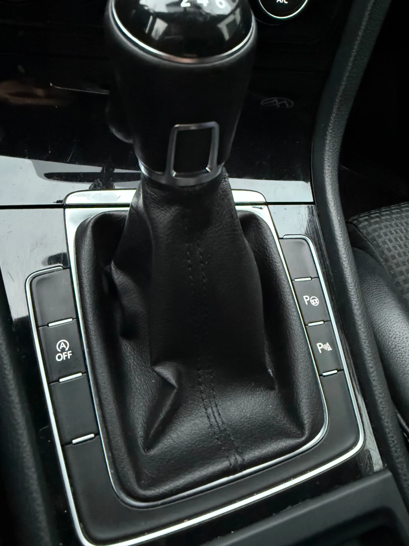 VW Golf, снимка 11 - Автомобили и джипове - 53938332