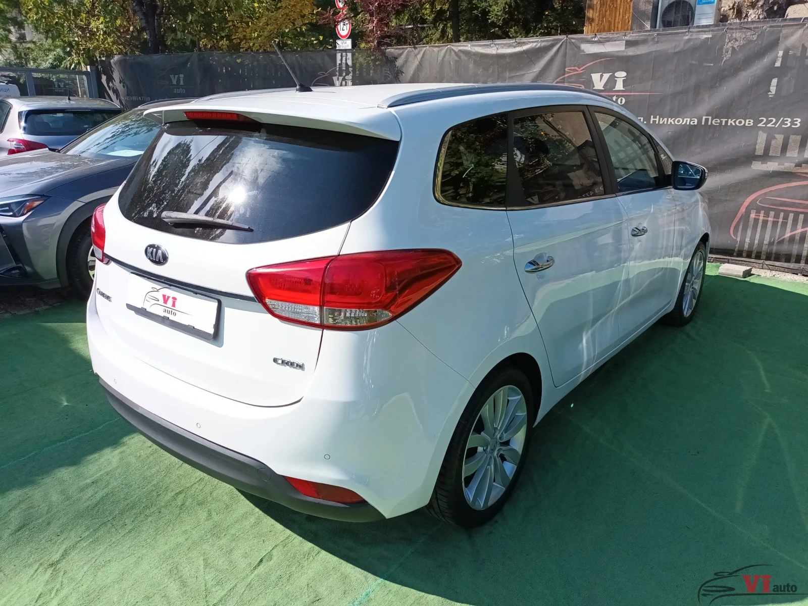Kia Carens 7 места/Автомат, снимка 5 - Автомобили и джипове - 53946137