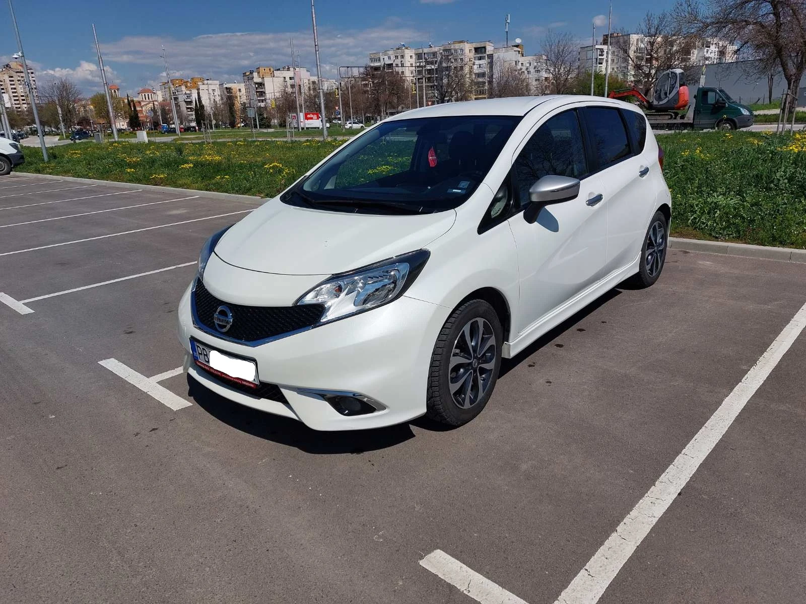 Nissan Note N-TEC, снимка 2 - Автомобили и джипове - 54310072