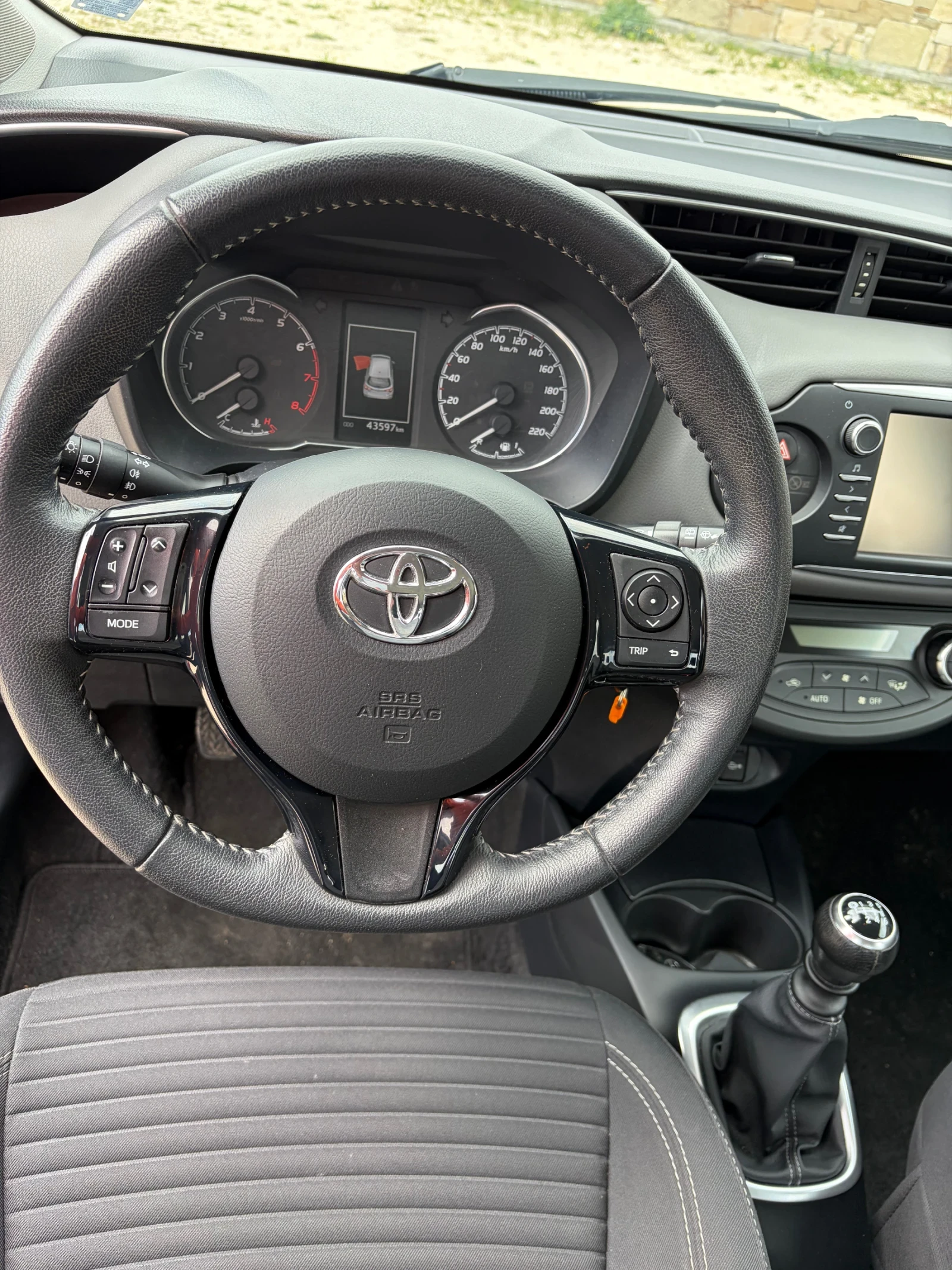 Toyota Yaris, снимка 12 - Автомобили и джипове - 54378990