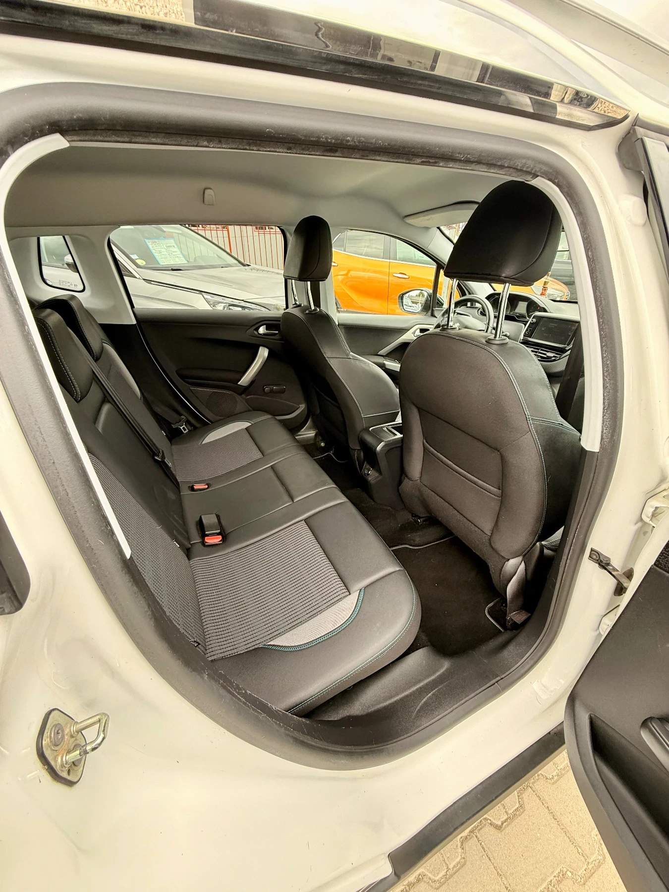 Peugeot 2008 CROSS* Топ* Нов внос* Реална* Бартер* , снимка 7 - Автомобили и джипове - 54665810