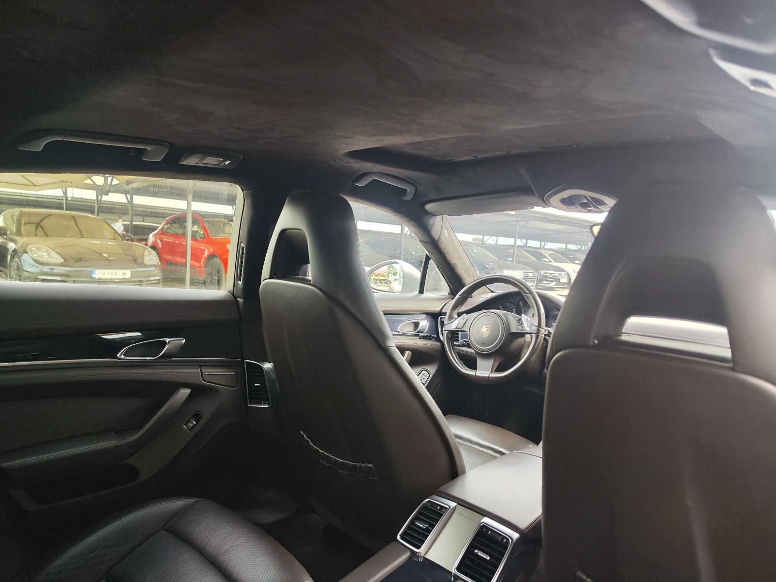 Porsche Panamera 4S* CHRONO* PODGREV* ALCANTAR* CAMERA* LIZING, снимка 8 - Автомобили и джипове - 56092429