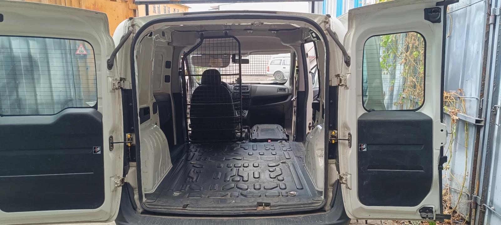 Opel Combo 1.4 CNG метан-бензин, снимка 8 - Автомобили и джипове - 56182390