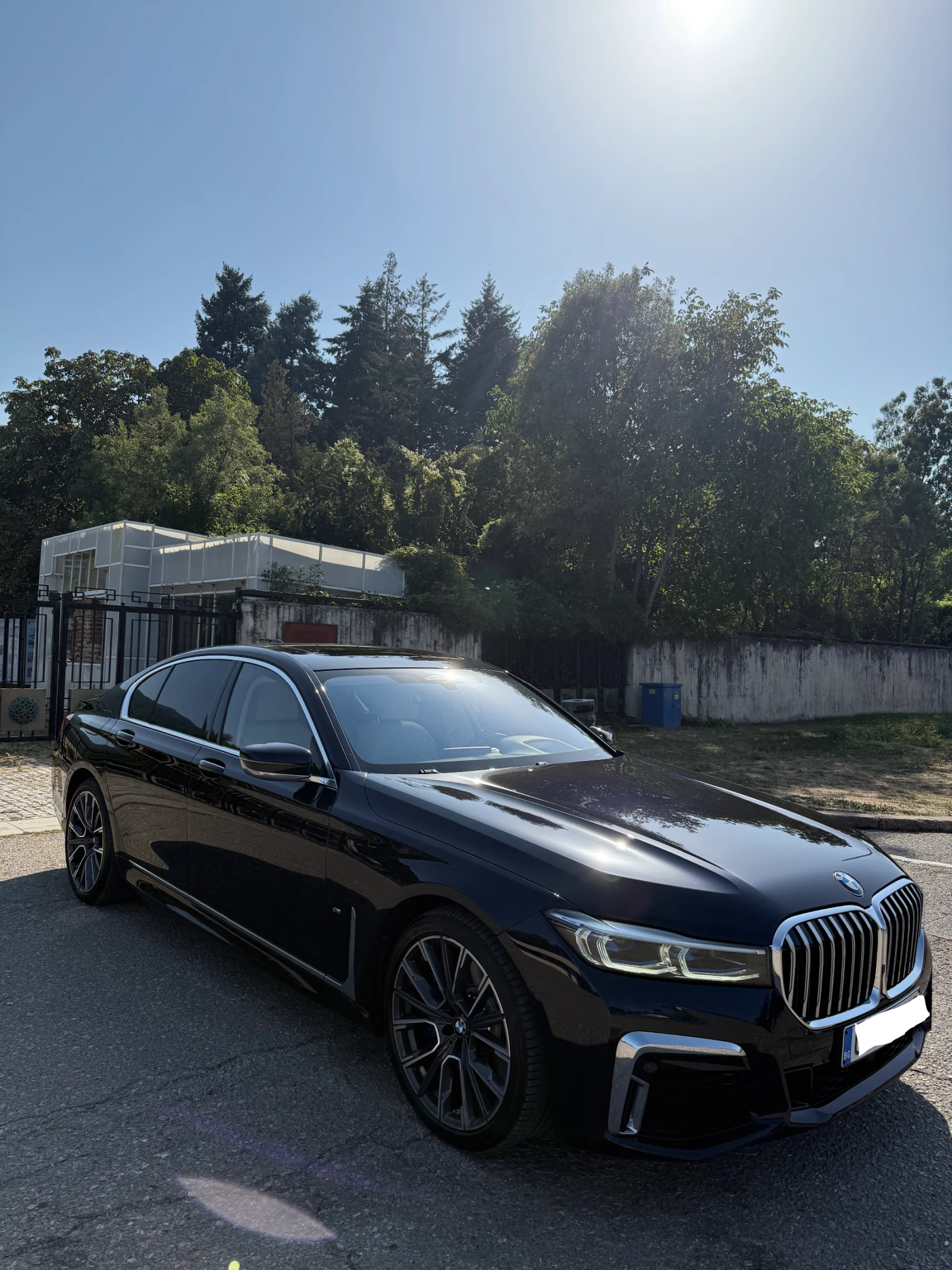 BMW 750 xDrive M Sport Paket, снимка 3 - Автомобили и джипове - 56254412