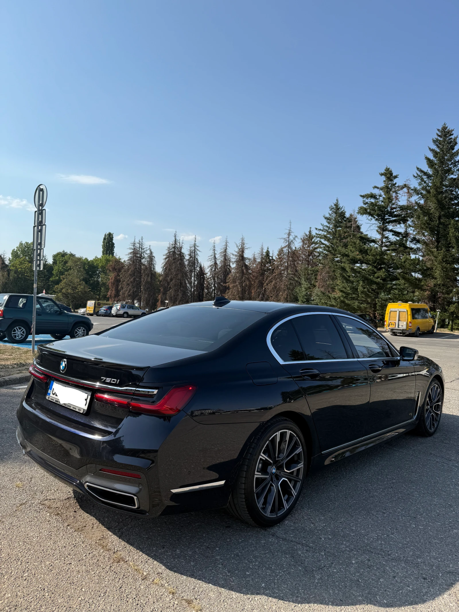 BMW 750 xDrive M Sport Paket, снимка 4 - Автомобили и джипове - 56254412