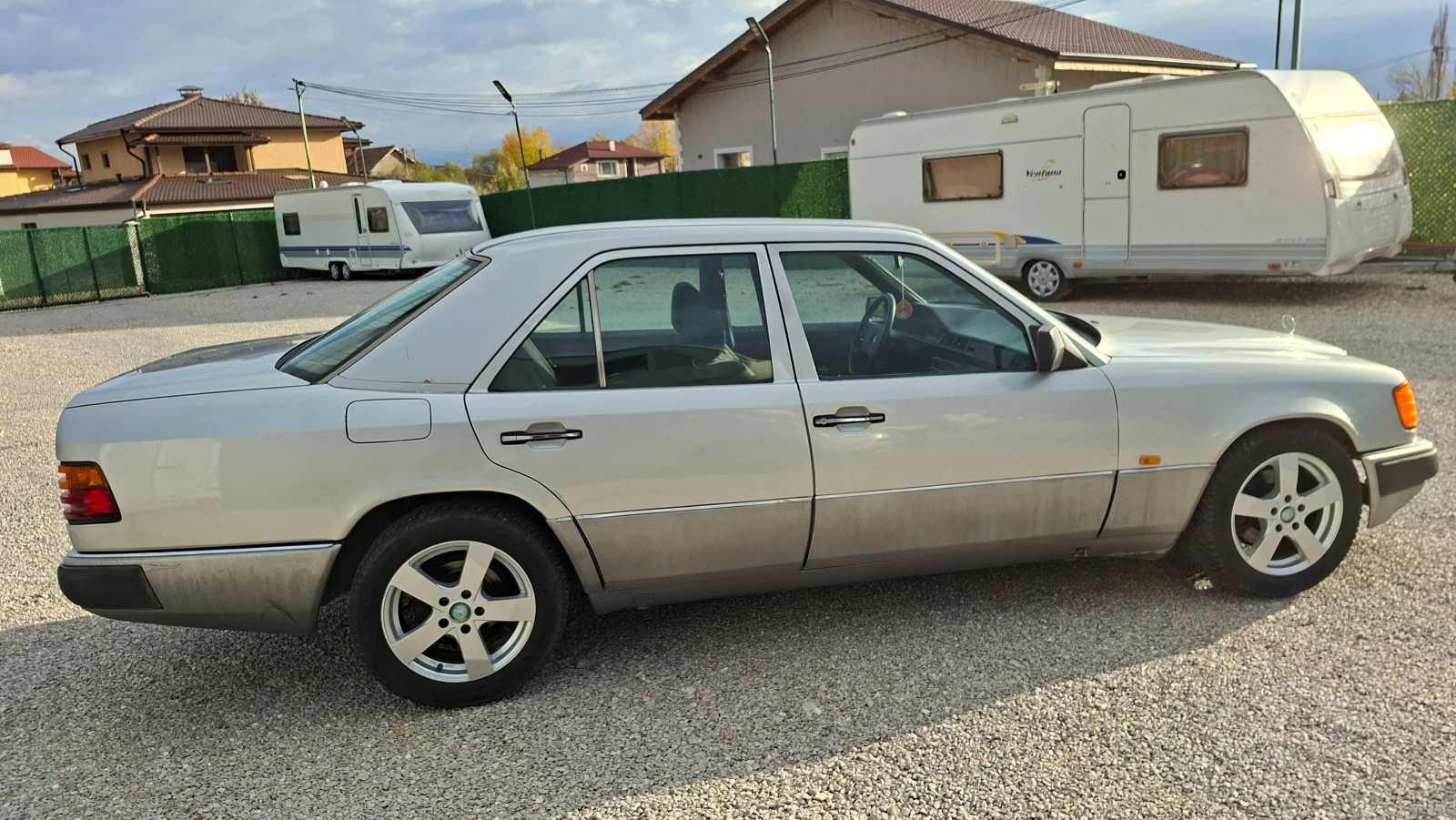 Mercedes-Benz 124 E200 , снимка 7 - Автомобили и джипове - 56403600