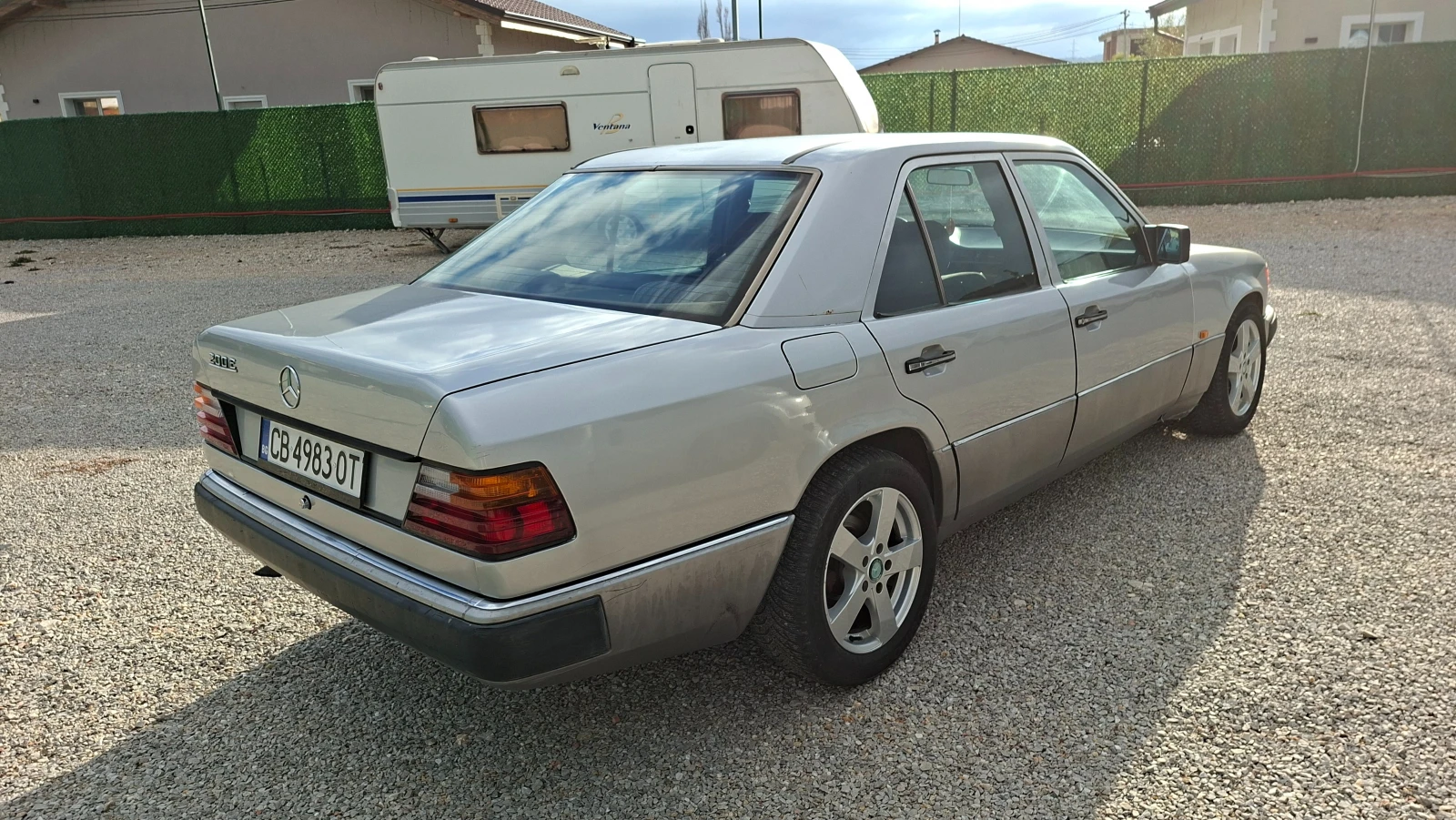 Mercedes-Benz 124 E200 , снимка 6 - Автомобили и джипове - 56403600