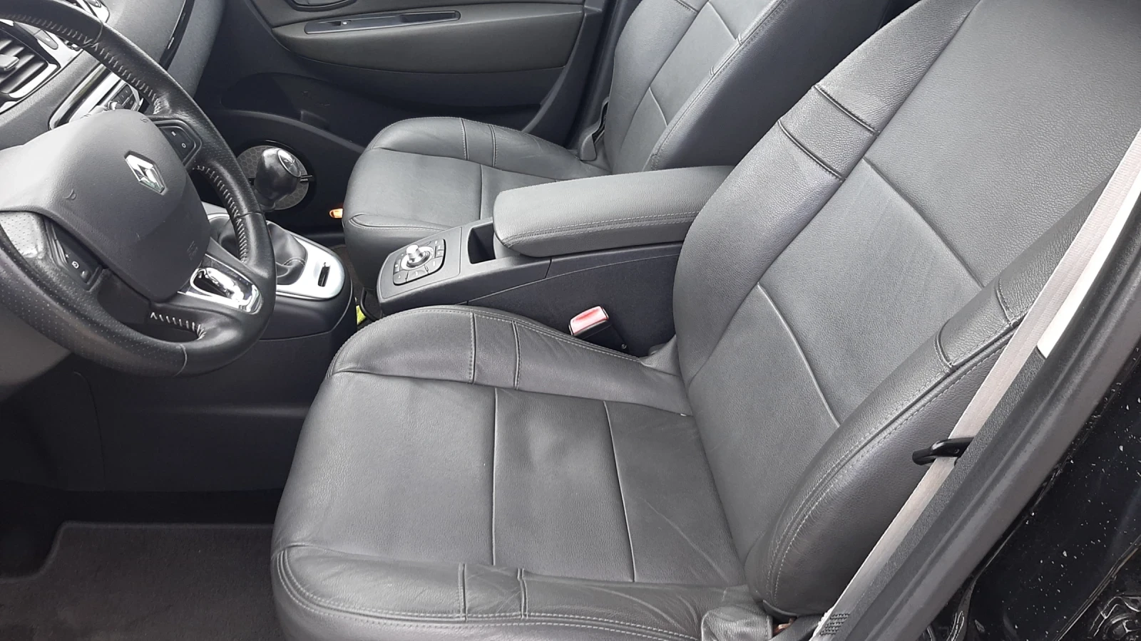 Renault Scenic МНОГО МНОГО ЗАПАЗЕНА , снимка 9 - Автомобили и джипове - 56532183