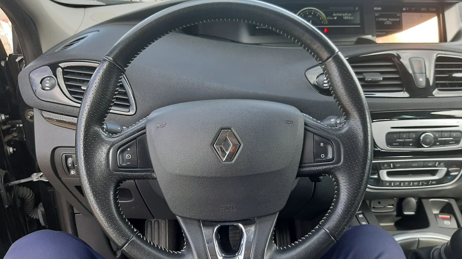 Renault Scenic МНОГО МНОГО ЗАПАЗЕНА , снимка 16 - Автомобили и джипове - 56532183