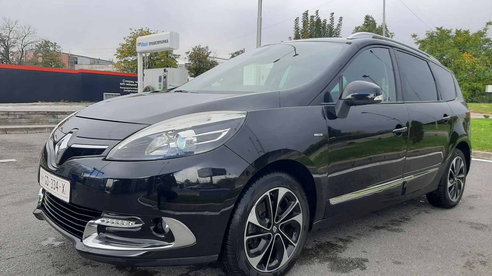 Renault Scenic МНОГО МНОГО ЗАПАЗЕНА , снимка 3 - Автомобили и джипове - 56532183