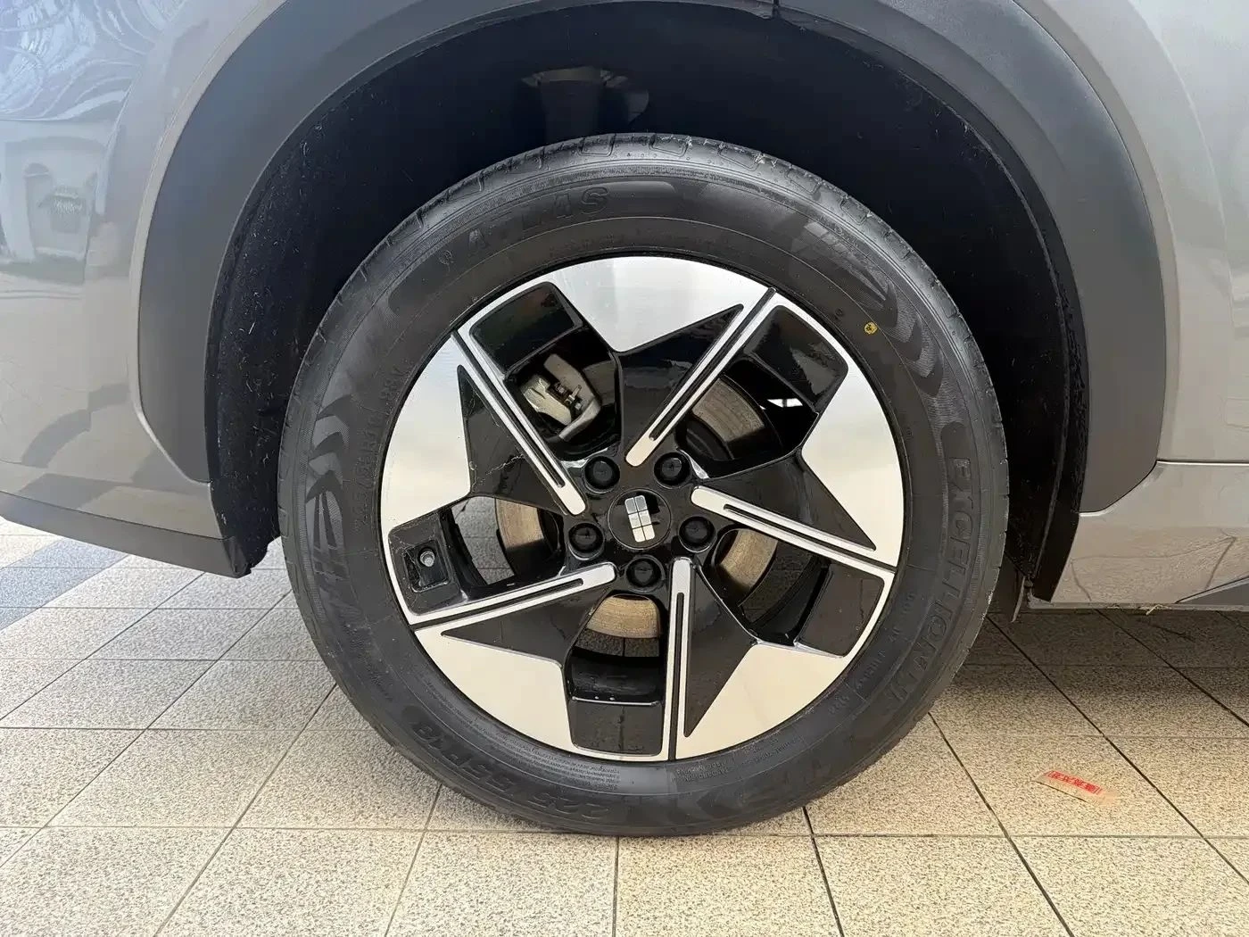 Geely EX5, снимка 11 - Автомобили и джипове - 56690199