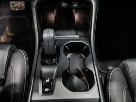 Volvo XC40 T5 MOMENTUM, снимка 11