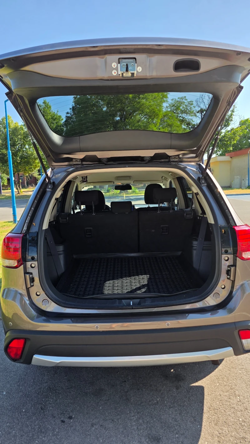 Mitsubishi Outlander 2.0 Mivec 4x4, снимка 10 - Автомобили и джипове - 50757117