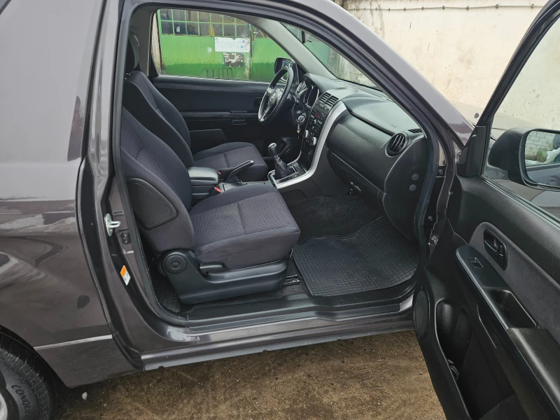 Suzuki Grand vitara 1.6i, снимка 10 - Автомобили и джипове - 53092724