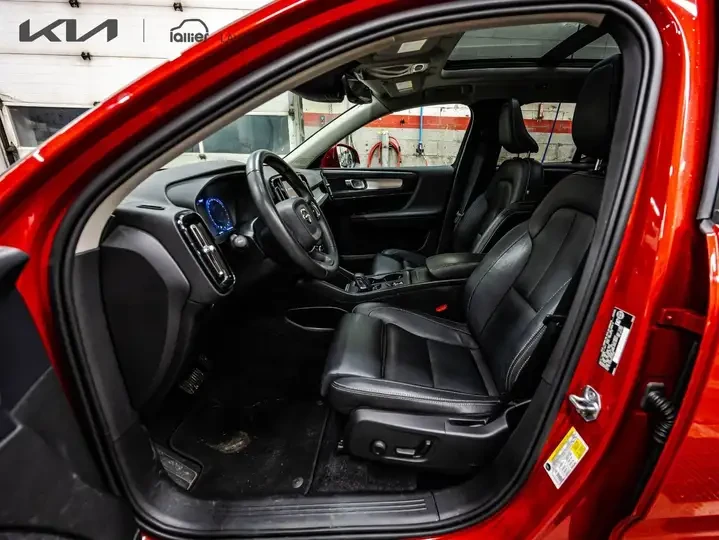 Volvo XC40 T5 MOMENTUM, снимка 12 - Автомобили и джипове - 53961770