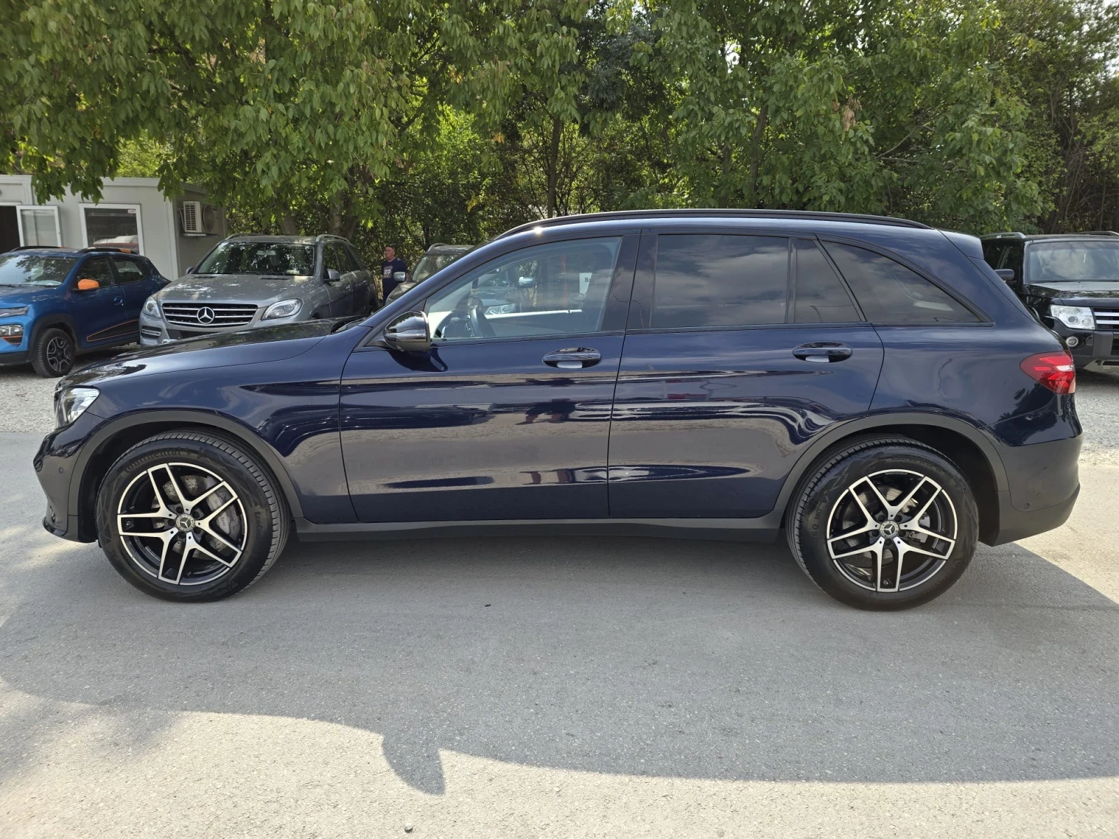 Mercedes-Benz GLC 250 4MATIC - 204к.с. AMG пакет - изображение 6