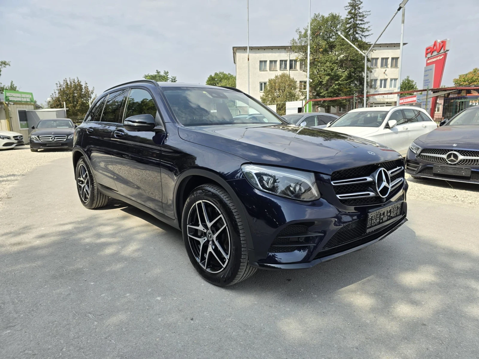 Mercedes-Benz GLC 250 4MATIC - 204к.с. AMG пакет - изображение 2